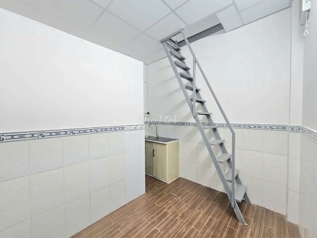 Rent a three-M high-security ground room-- Take the car to the room-- Hương Lộ 2