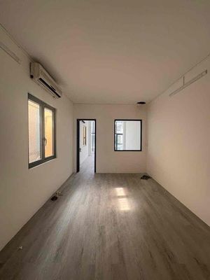 Covered power elevator, 3-3rd floor district
