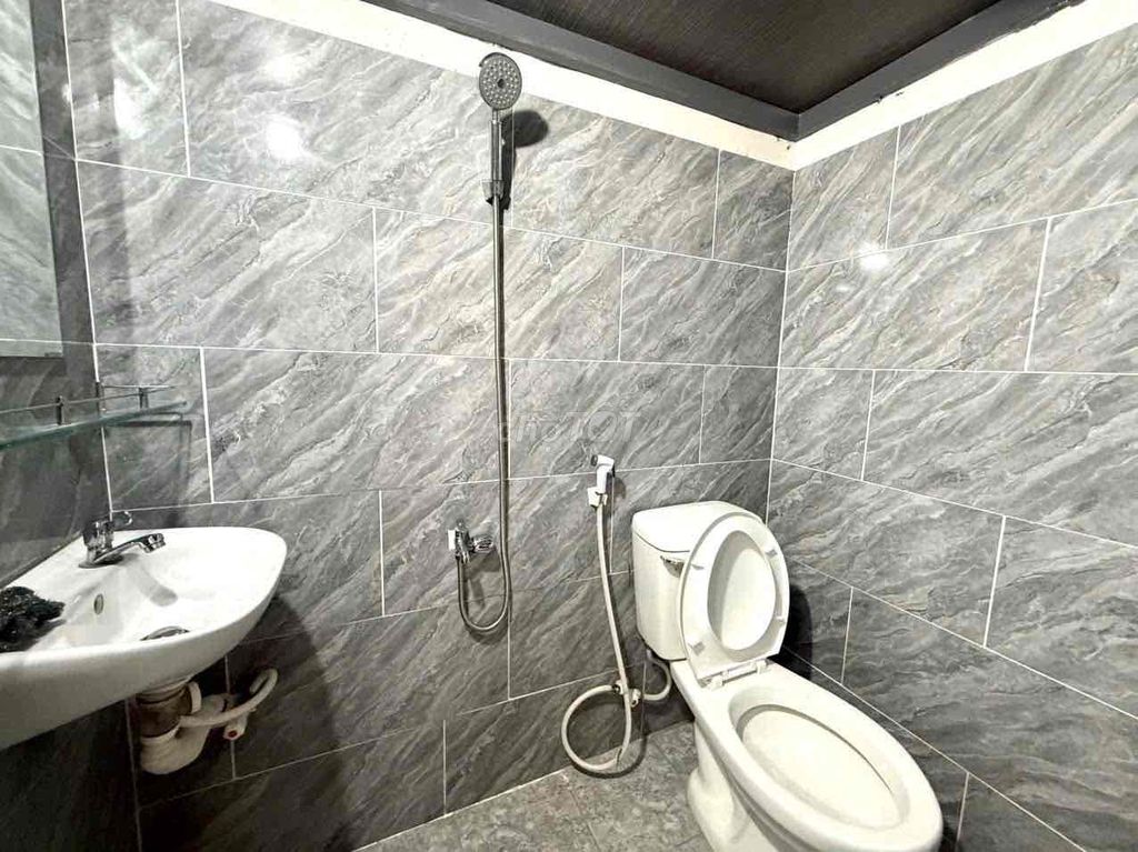 So let's say the cost room is near 175 Hospital -- 5 Gò Vấp falls.