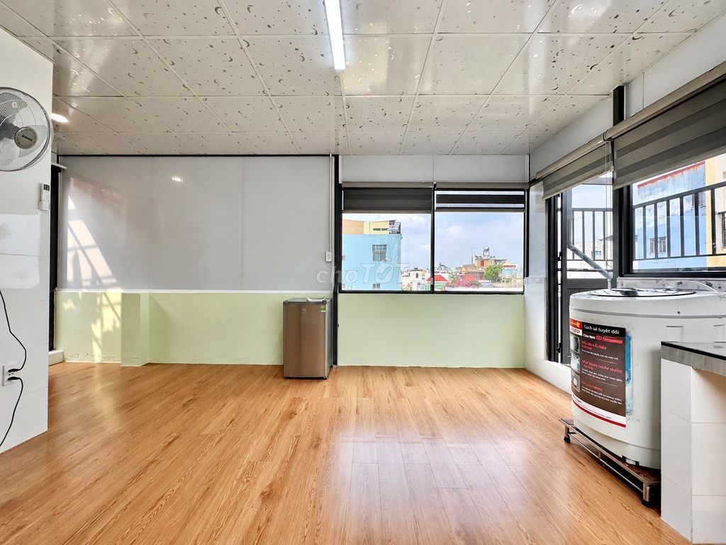 Room near Etown 5 minutes on foot, View rooftop, full crevasse, Studio.