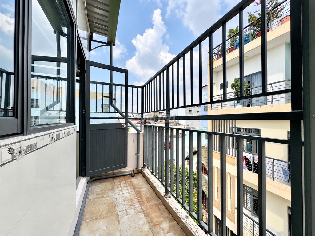 Room near Etown 5 minutes on foot, View rooftop, full crevasse, Studio.