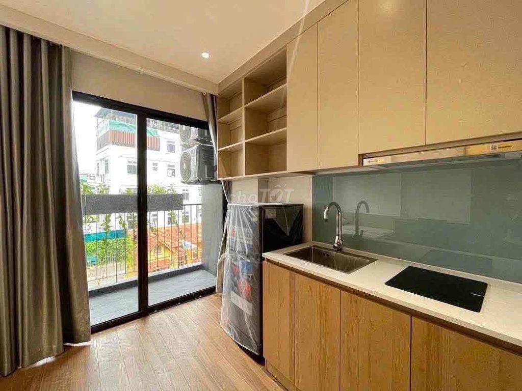New 100% service apartment right at Nguyễn Đình Chiểu District 3 full of fine furniture