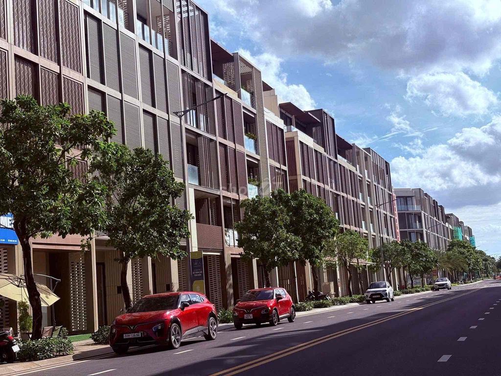 45 million to rent five-story elevators full of air conditioning.