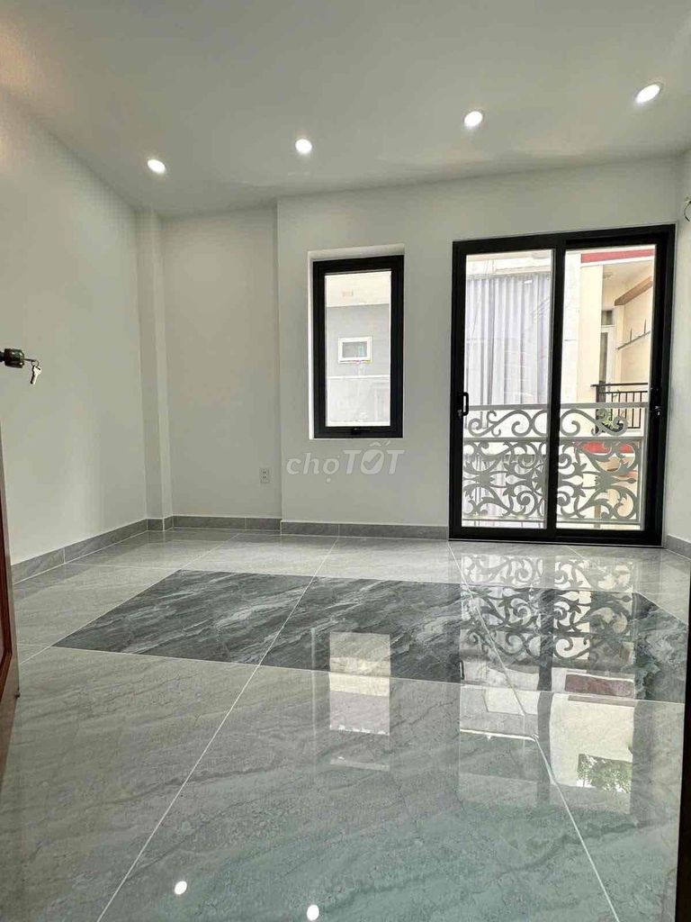 We need to hire a house to do apartments. Hello, go check it out in the day.