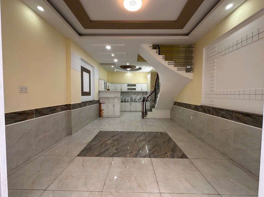 Six bedrooms-- Phan Đăng Lưu for 20 million.
