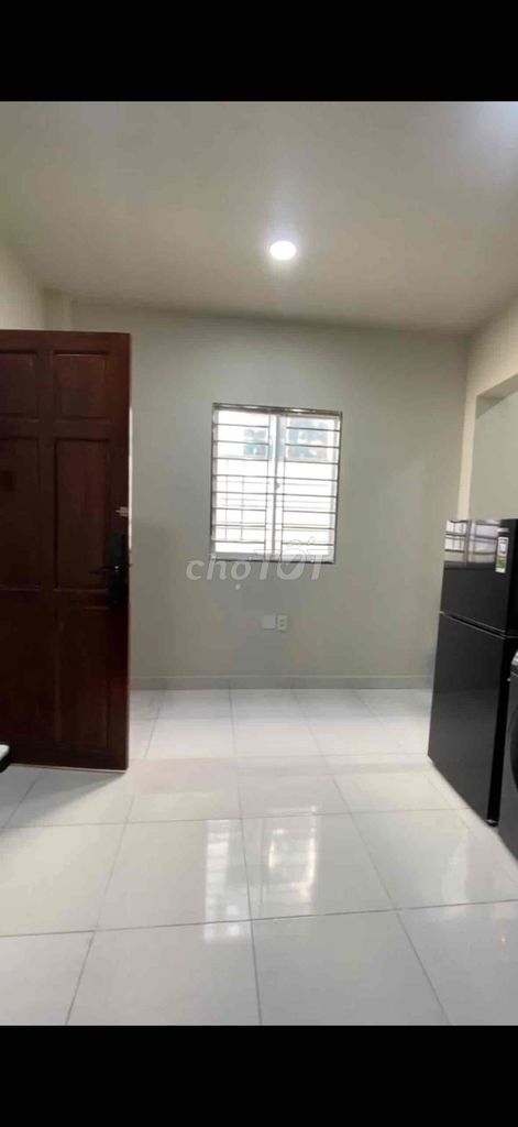 Pass one bedroom. One P tolet.
