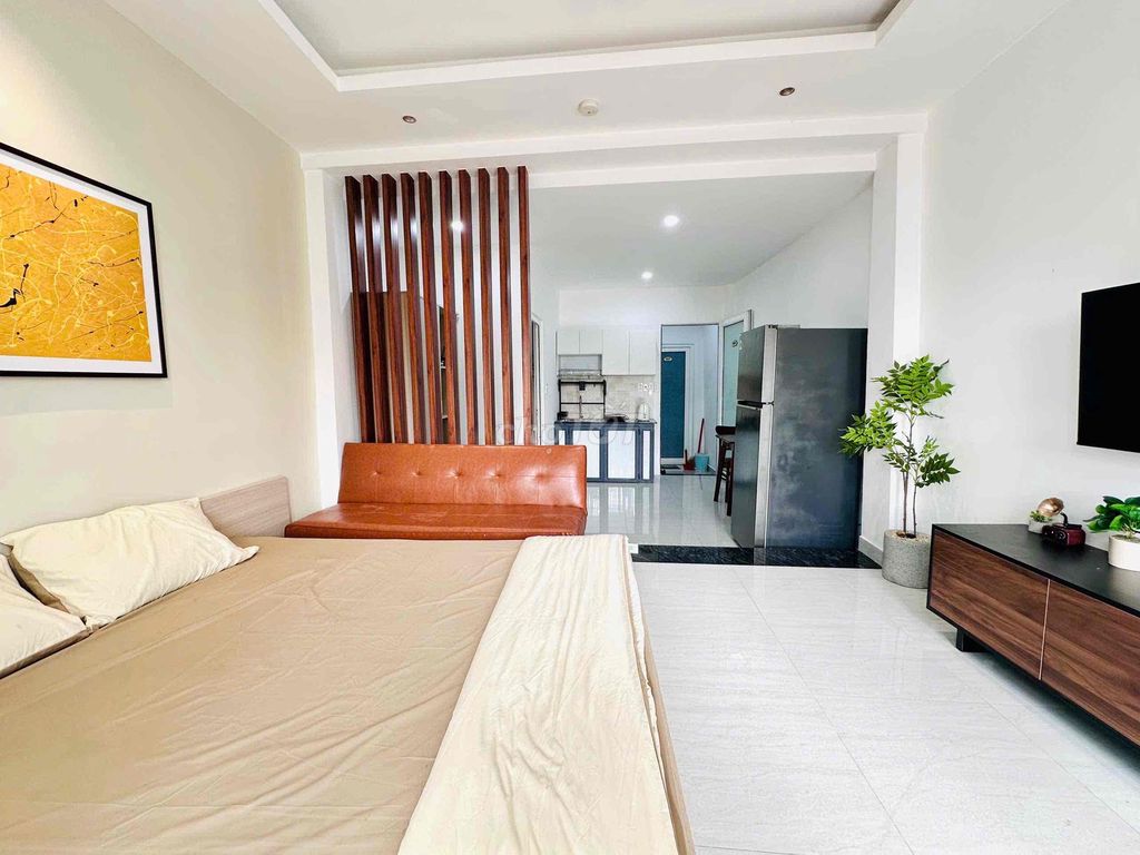 Rent a bedroom - a generous, cool balcony, private washing machine