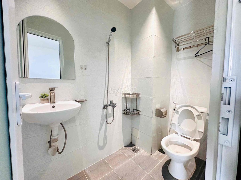 Rent a bedroom - a generous, cool balcony, private washing machine