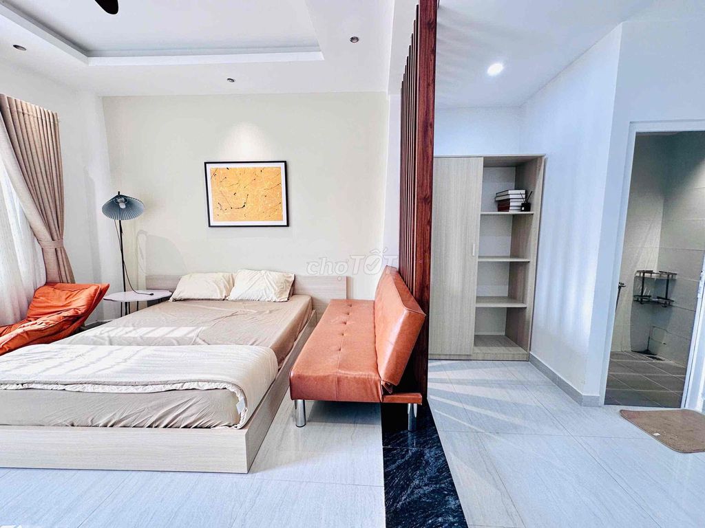 Rent a bedroom - a generous, cool balcony, private washing machine