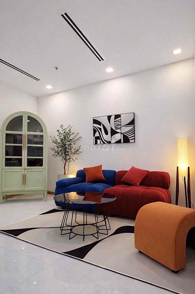 It's Master Cho who rents the one room in Yongome Central Park