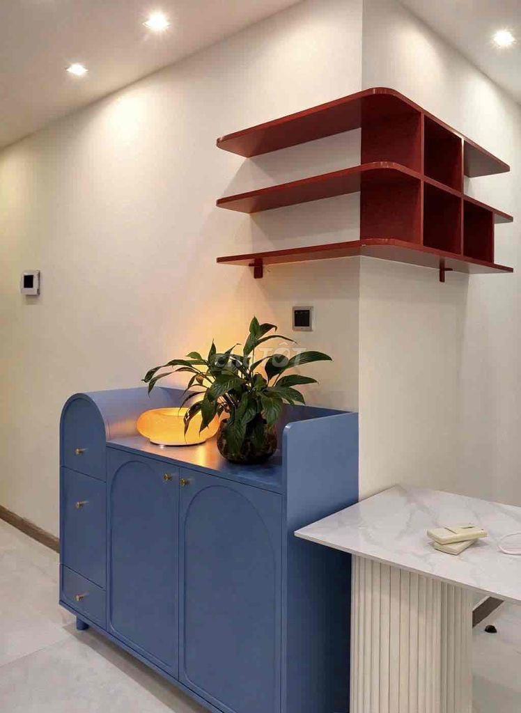 It's Master Cho who rents the one room in Yongome Central Park
