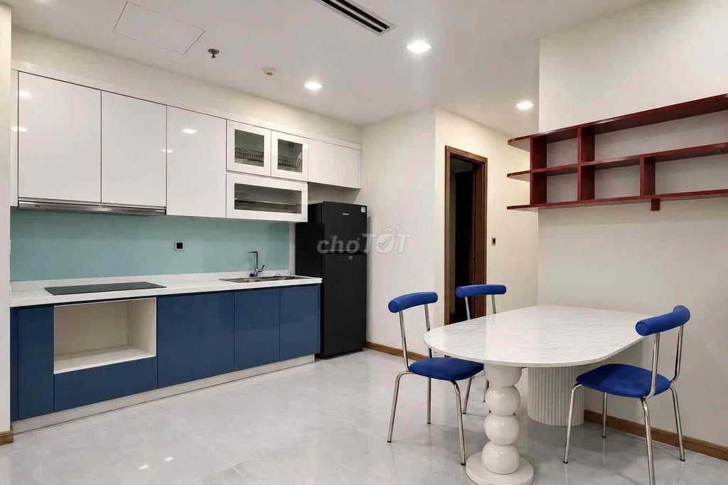 It's Master Cho who rents the one room in Yongome Central Park