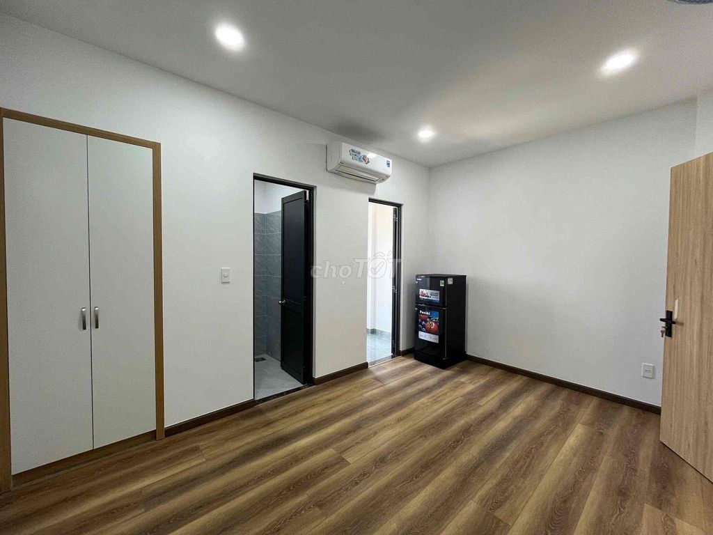 4 million 3 million-to-one kitchen.