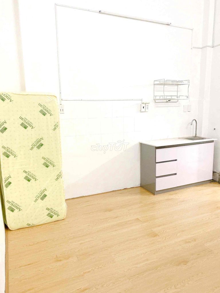 We need to rent the parking lot into 20 milligrams of furniture. BigC