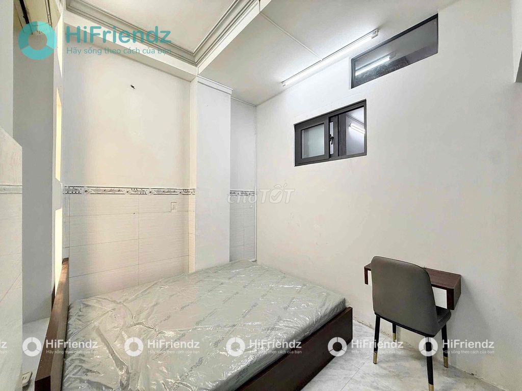 studio full interior mgr at the long chain