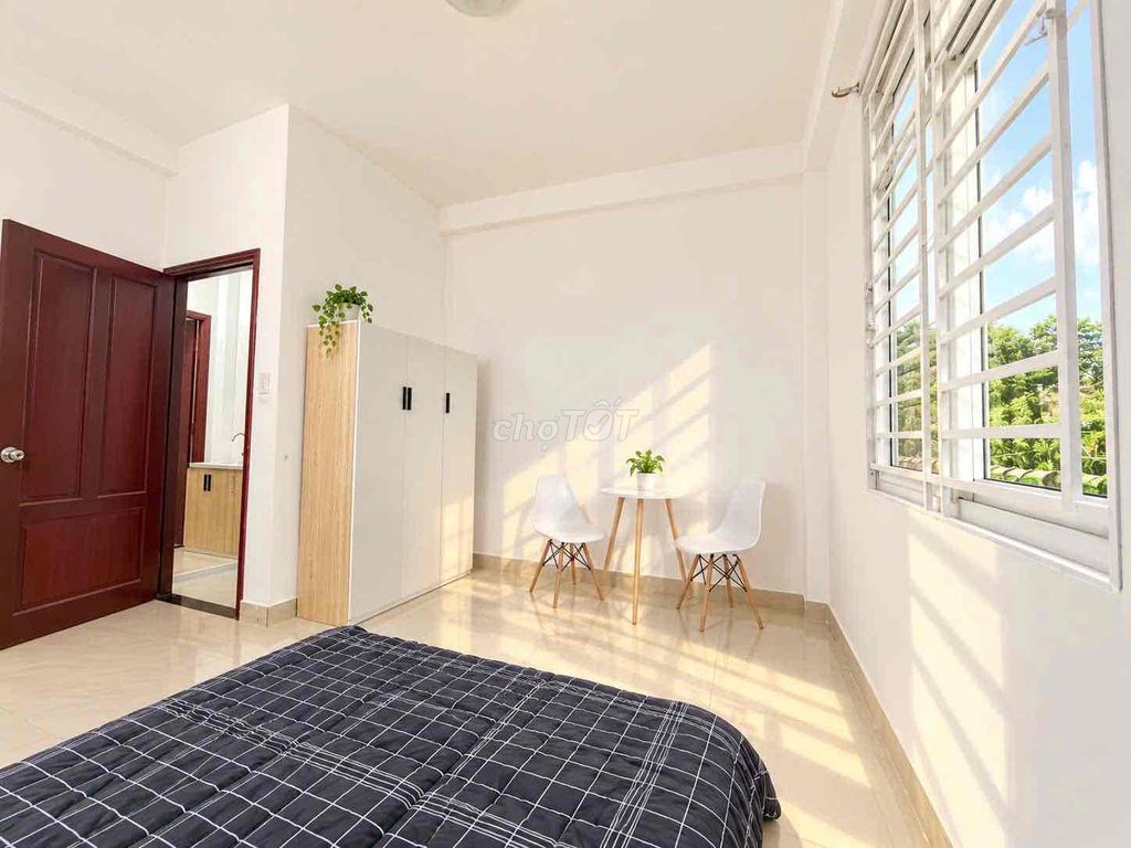 Two full bedrooms. Seven million nine.