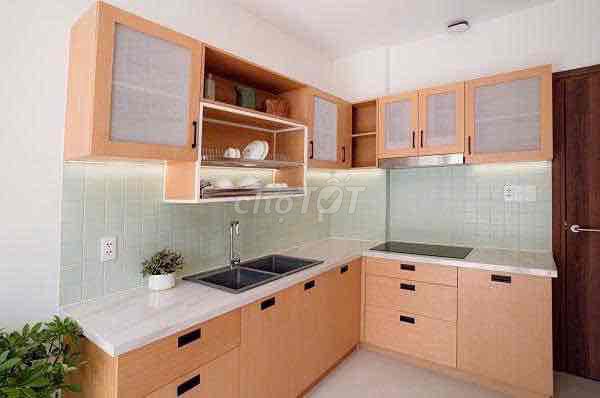 Clear a kitchen room, super clear, elevator, full interior.
