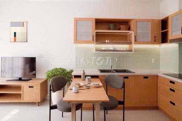 Clear a kitchen room, super clear, elevator, full interior.