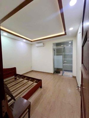 It's the owner who rents the Tân Sơn Nhì 4 x 14 meters casting 3 new bedrooms 4 new toilets