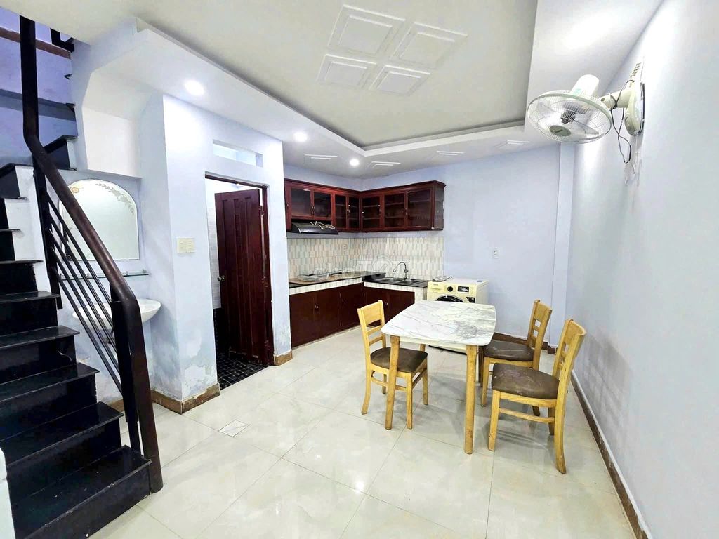 Lq1 Rent Fields 2 Parkinghouses