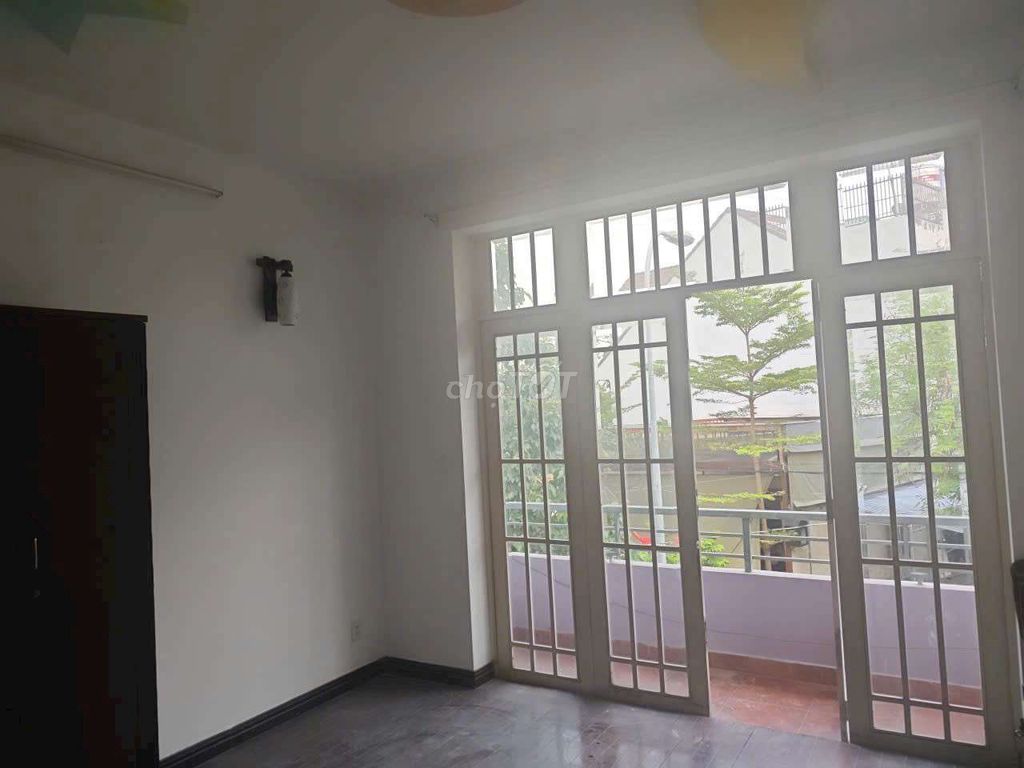 Rent the villa. Just 15 million-kdc in fog-- Tân Hưng Thuận, District 12.