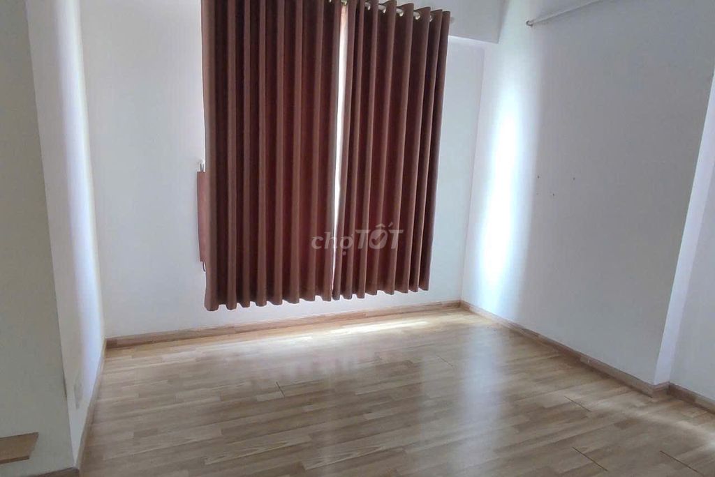 We need a female renting a private bedroom. Very cheaply, only 2.5 million in Citi Home.