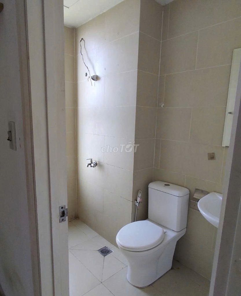 We need a female renting a private bedroom. Very cheaply, only 2.5 million in Citi Home.