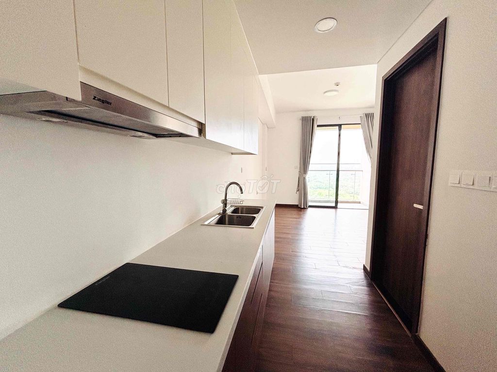 Rent Studio Mizuki Park, there are blinds. The price of 1.6 million.