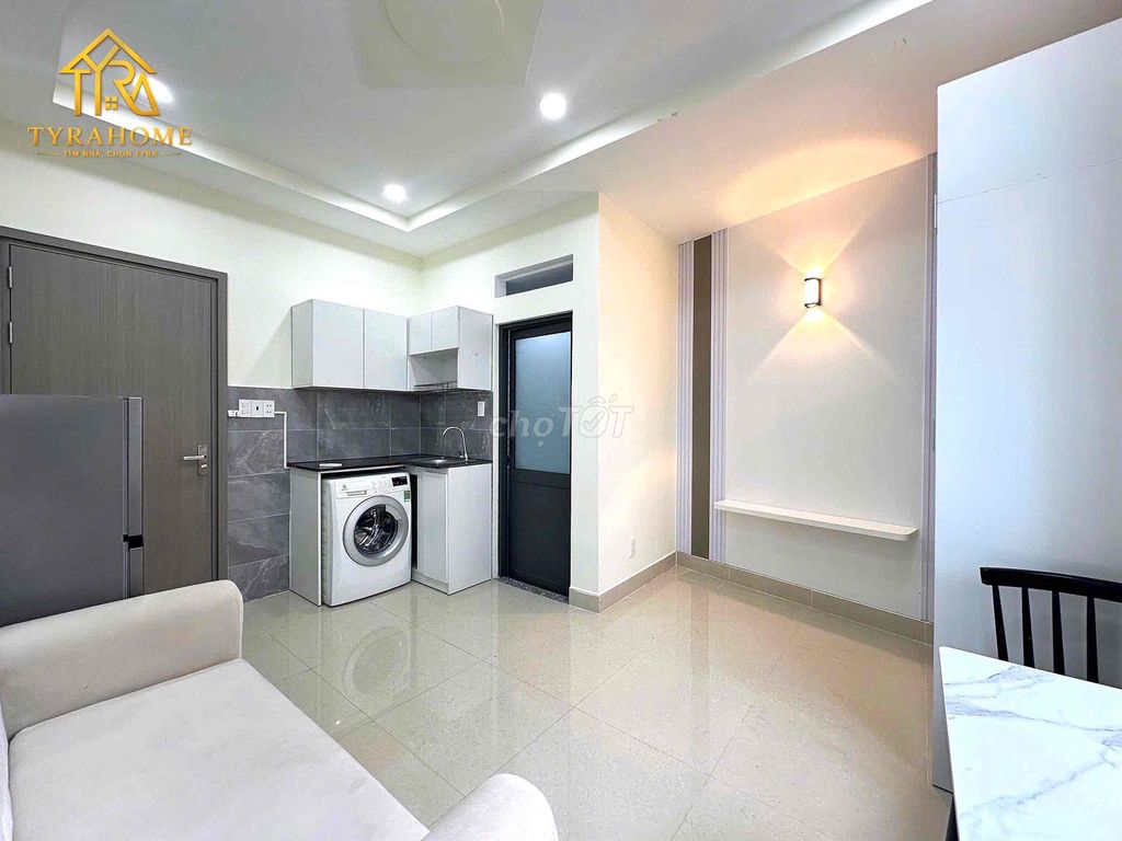 Studio - open large window with separate washing machines in Lê Trực, bt