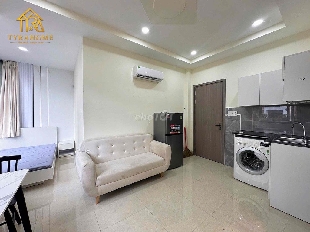 Studio - open large window with separate washing machines in Lê Trực, bt
