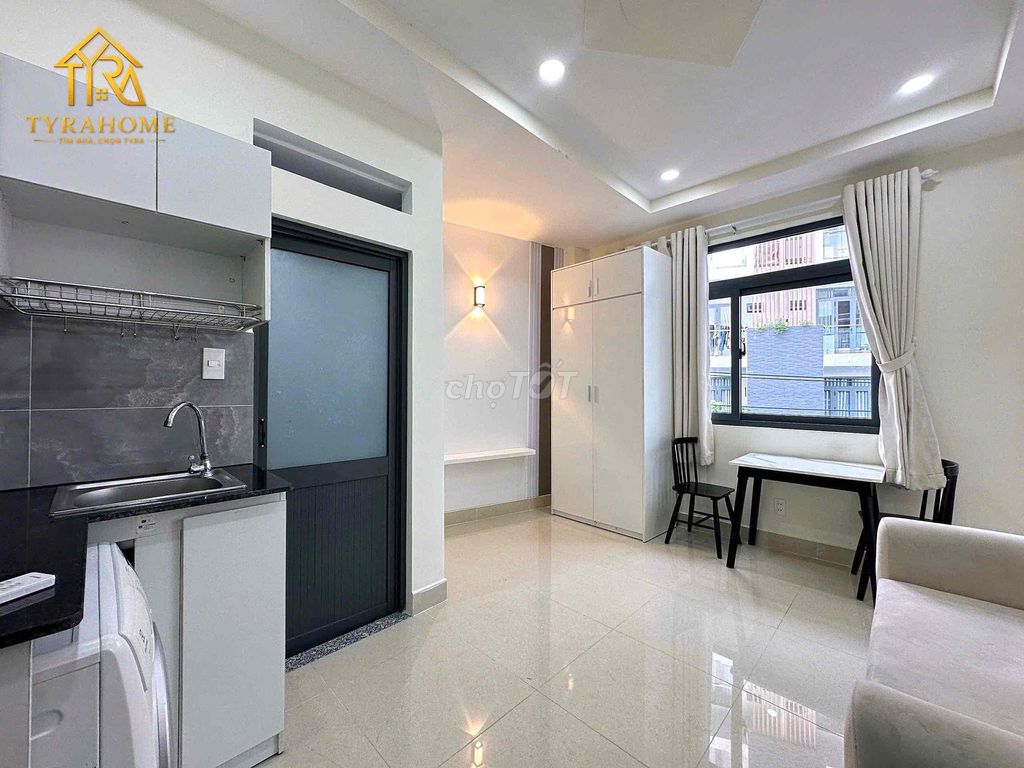 Studio - open large window with separate washing machines in Lê Trực, bt