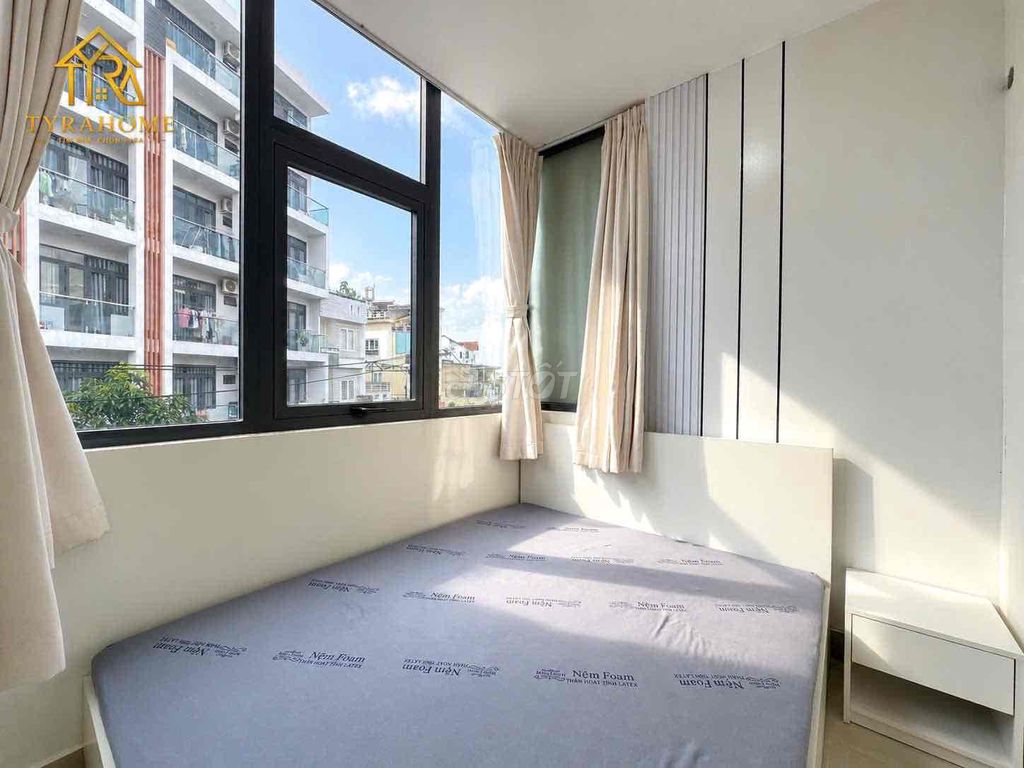 Studio - open large window with separate washing machines in Lê Trực, bt