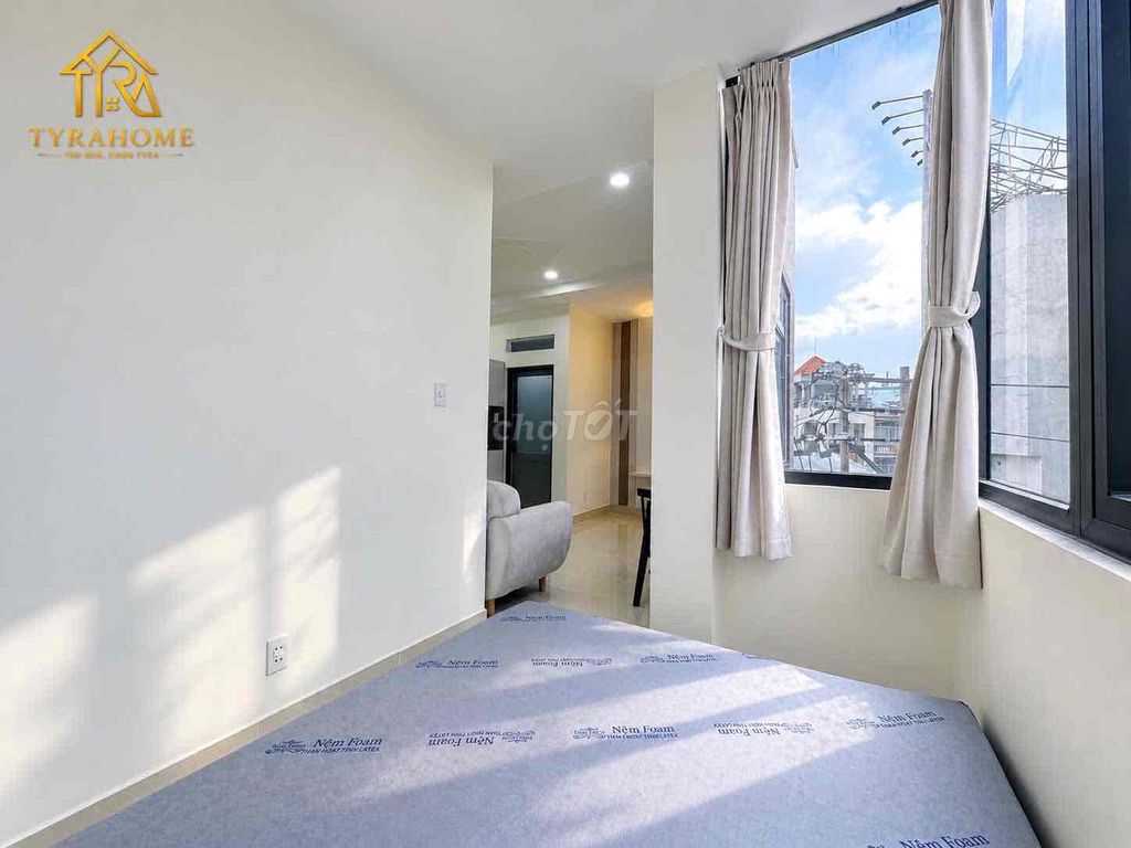 Studio - open large window with separate washing machines in Lê Trực, bt