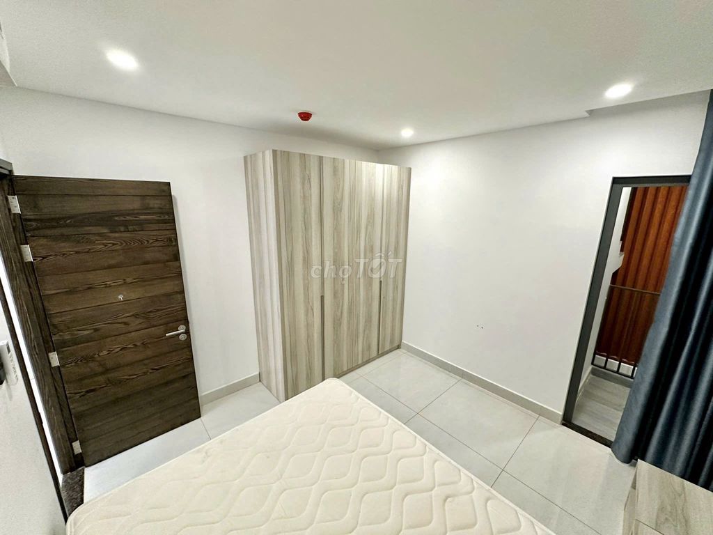 Rent a high-end apartment near a double-size crime market.