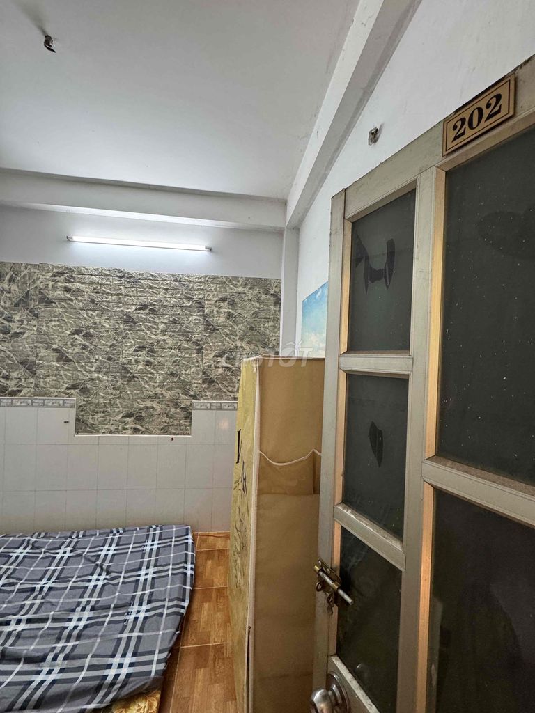 Rent room 2.5 million downtown District 3.