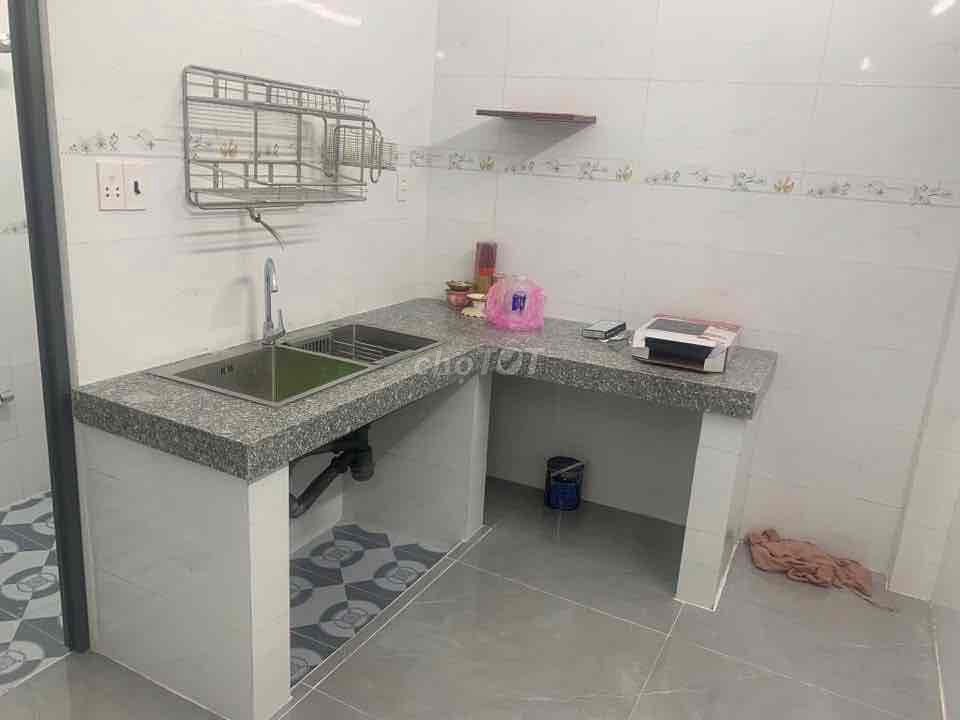 Just four million-- renting the lower deck of the alley two, Bình Tân near the intersection.