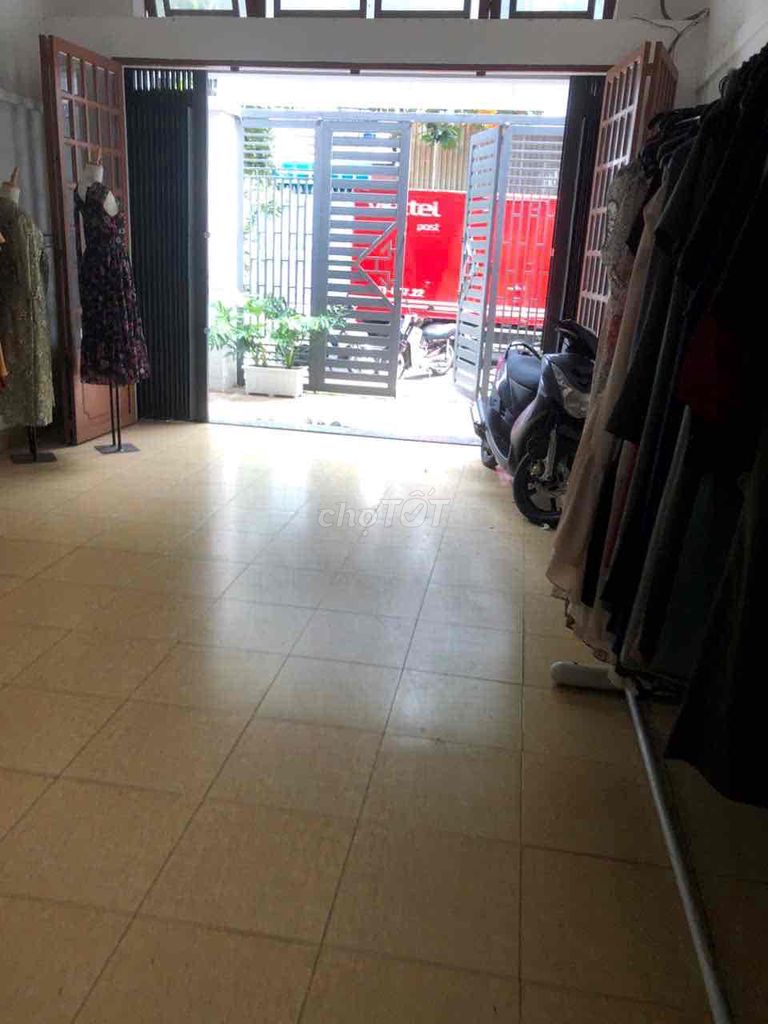 Rent 1.5 X20 M - 18 million a month - not flooded