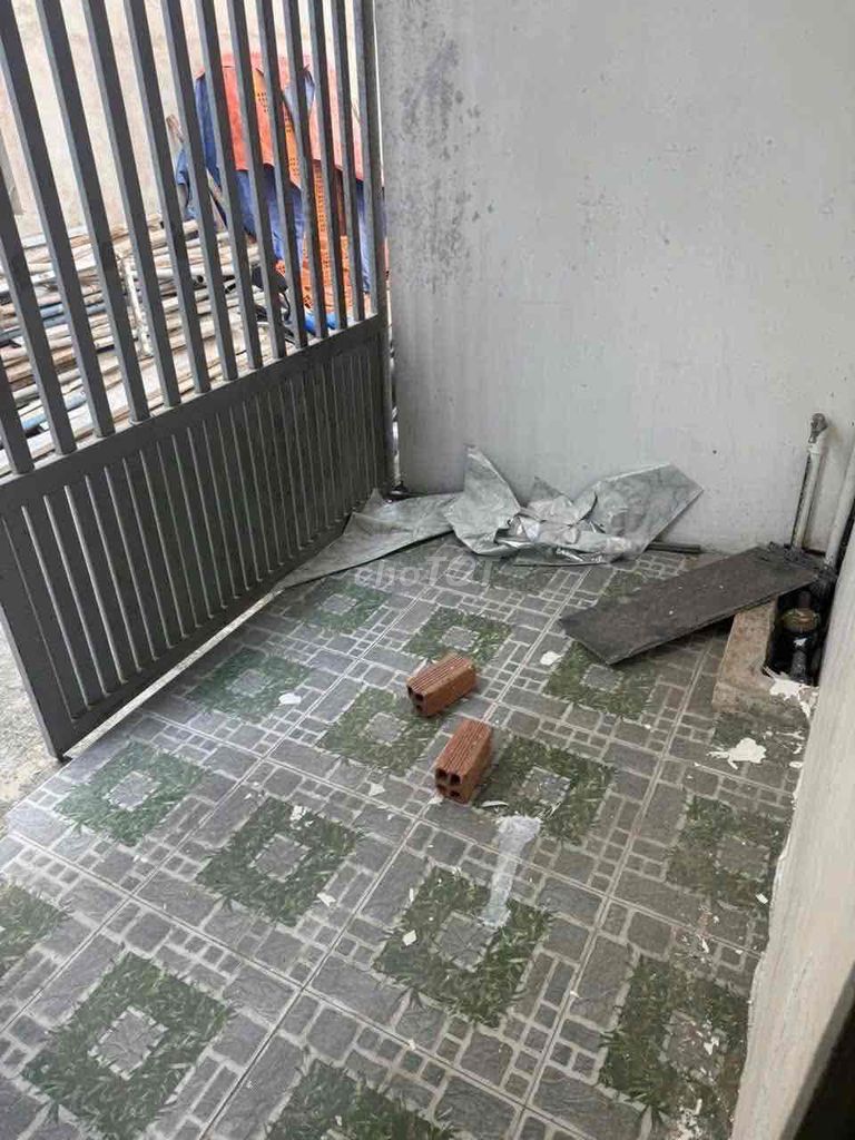 (7 million) Rent two floors Đình Phong Phú, two bedrooms, two toilets.