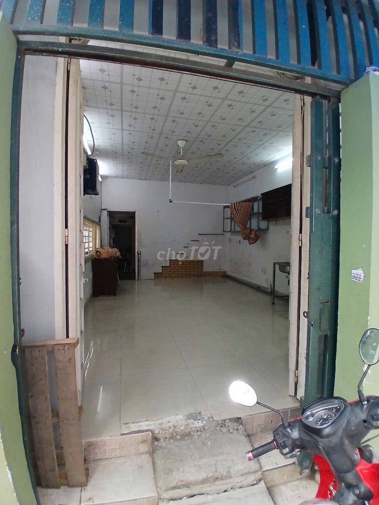 Rent the ground floor 28 meters2, for 3.9 million, 187 Tây Thạnh, Tân Phú