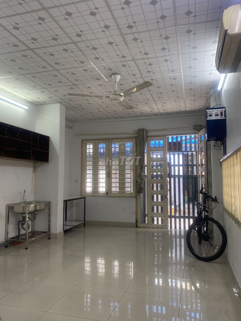 Rent the ground floor 28 meters2, for 3.9 million, 187 Tây Thạnh, Tân Phú