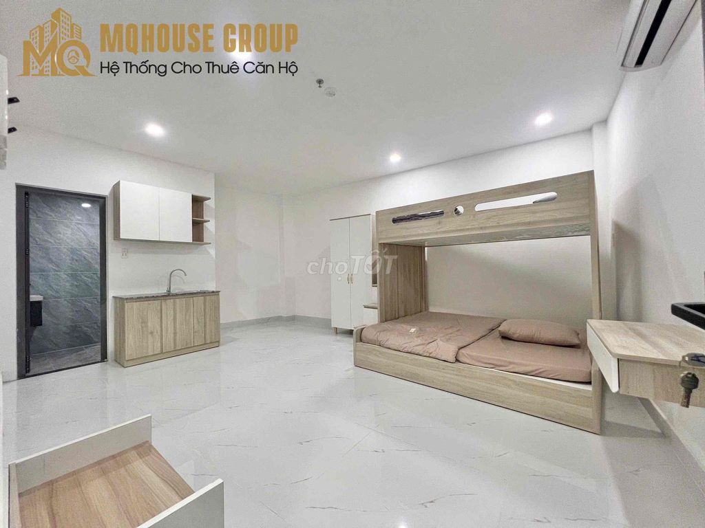 It's the owner who's renting 3 million and 5 high-level students. Quang Trung.