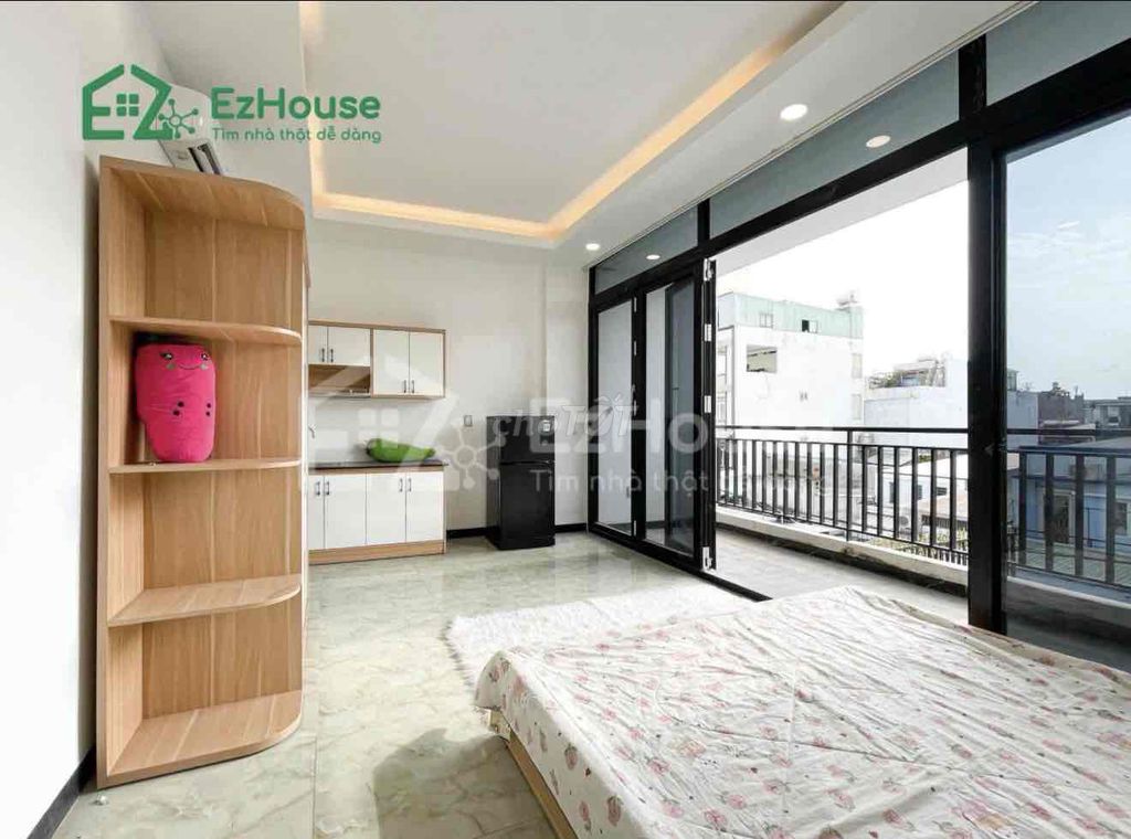 Rent the hotel at a well-paid balcony studio.