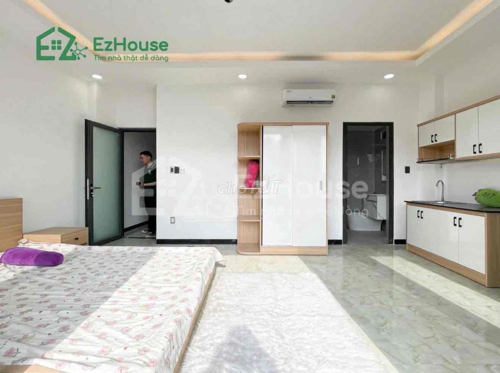 Rent the hotel at a well-paid balcony studio.