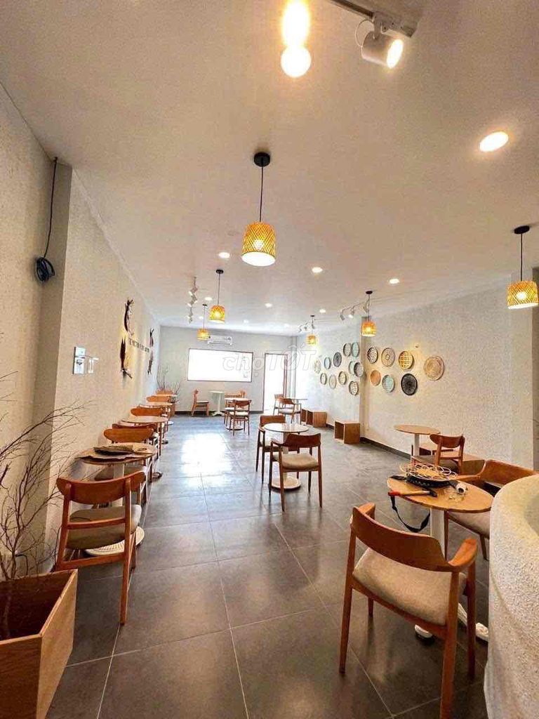 Rent Huỳnh Tấn Phát 5 x22 M - broad sidewalk - good price