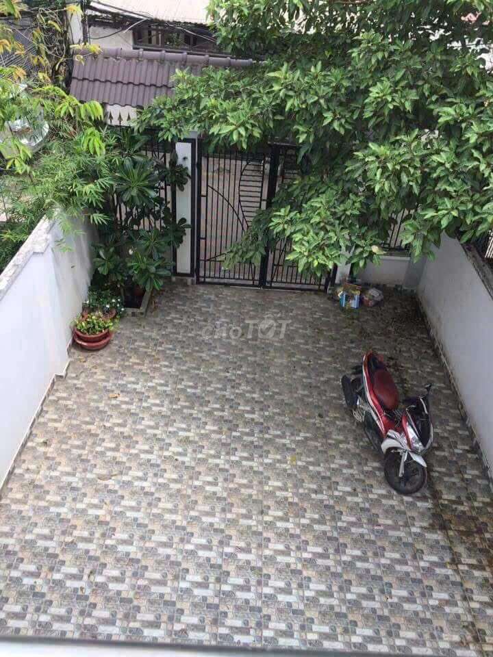 13 million and a 5-year-old cash villa - near 9th District parking lot.