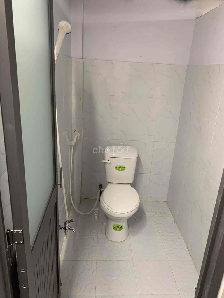 Rent a nice, cheap, Thủ Đức clean room.