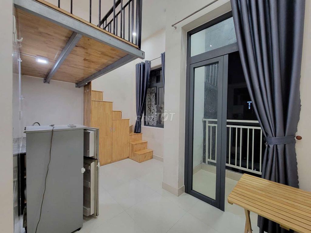 Nice balcony room for rent.