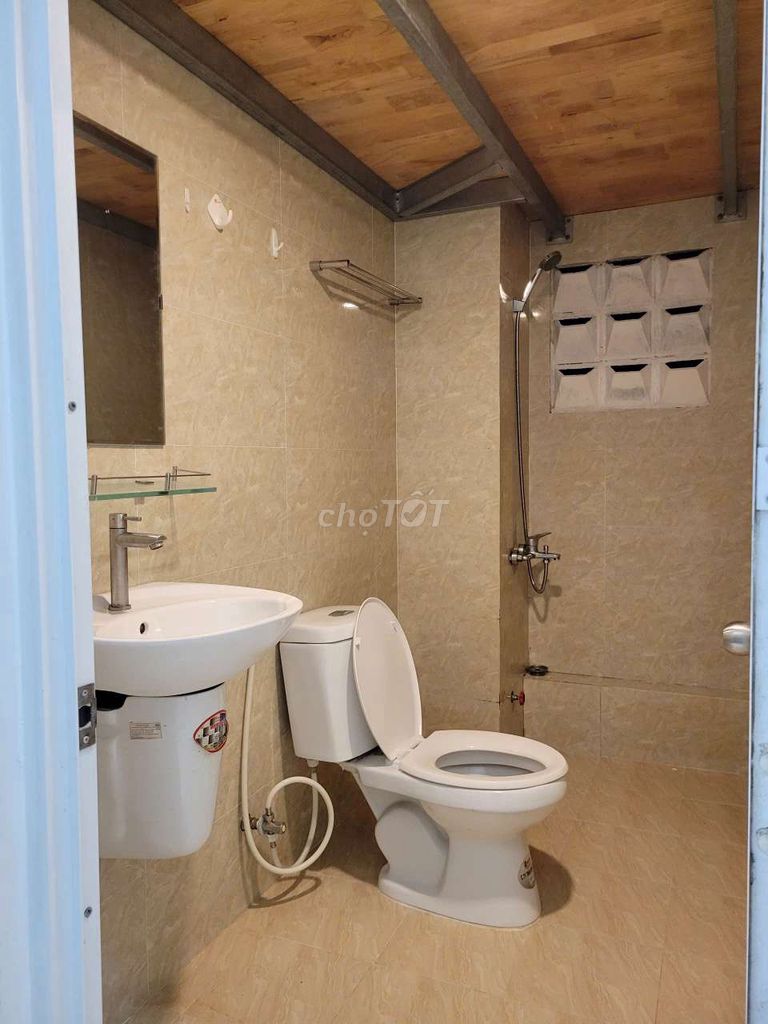 Nice balcony room for rent.