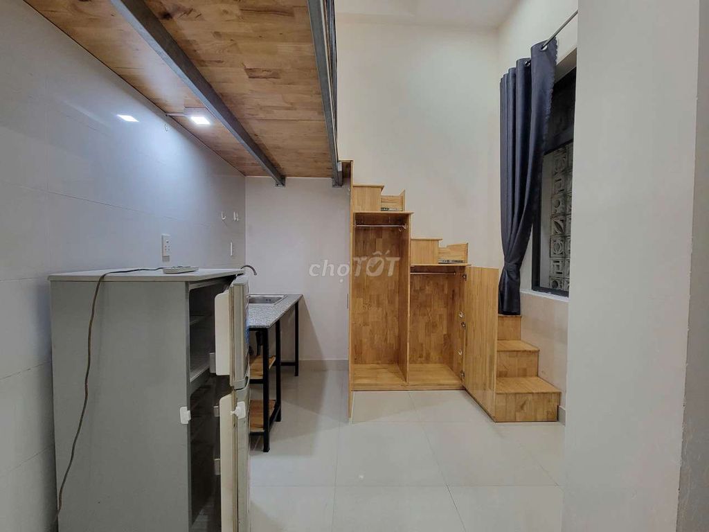 Nice balcony room for rent.