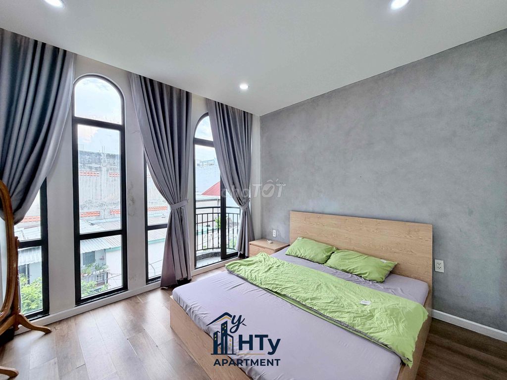 The 1st Bedroom has a high-level balcony, Helha Oto Security.